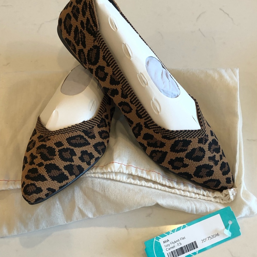 Mia Izzy Flyknit Flat